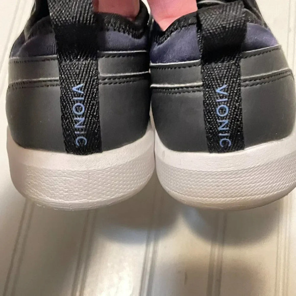 Vionic Storm Navy Sneaker Women's SZ 7‎ - Picture 4 of 7